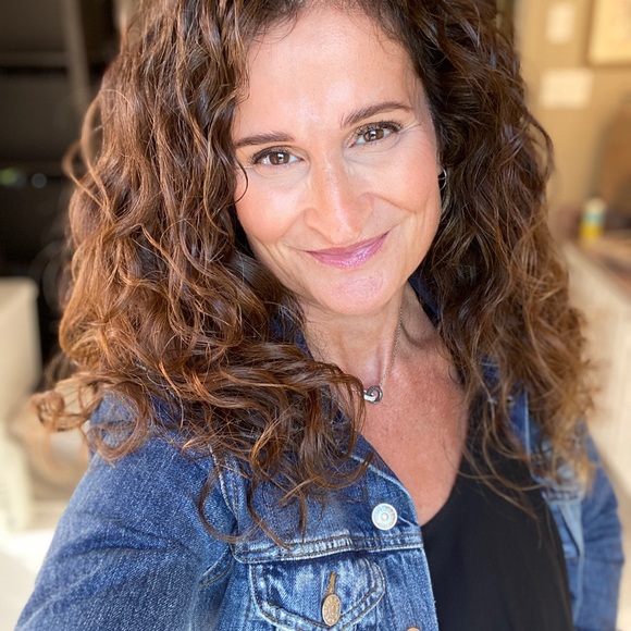 Meet your Posher, Lisa - Picture 7 of 8